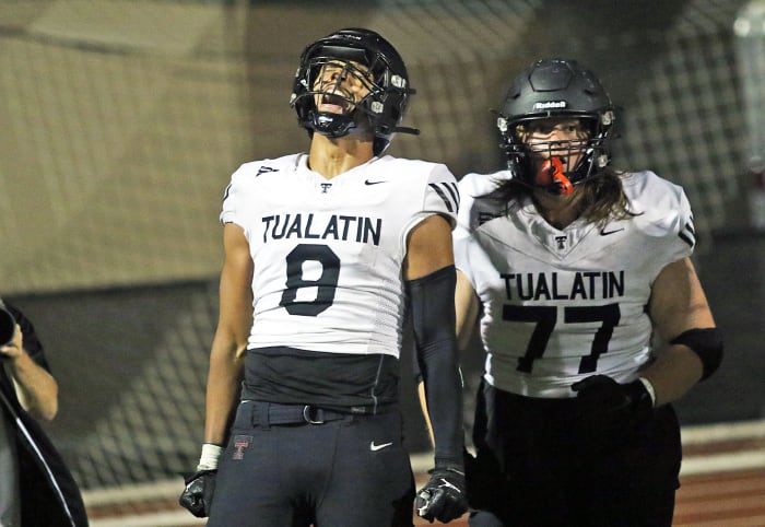a Tualatin Jesuit football Oregon September 22 2023 Dan Brood 55